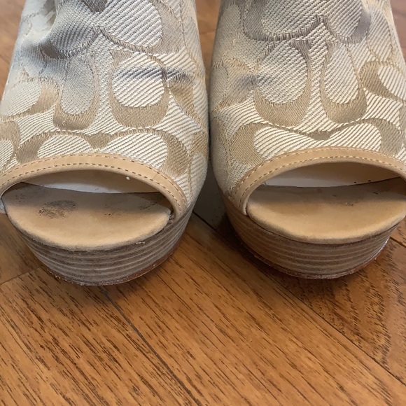 Coach wedges size 9 - Picture 8 of 8